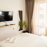 Maryland Incl Private Garage Apartment *
