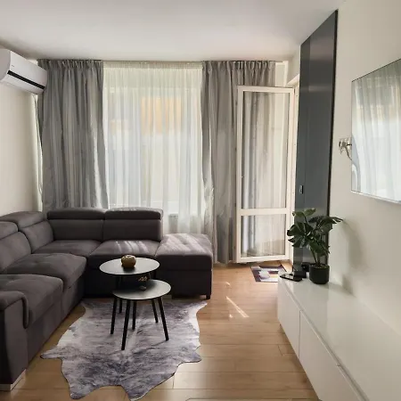 Maryland Incl Private Garage Apartment *