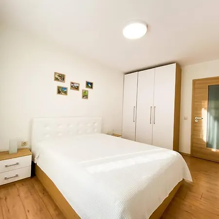 Apartment Maryland Incl Private Parking Spot *