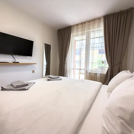 Apartment Maryland Incl Private Parking Spot *